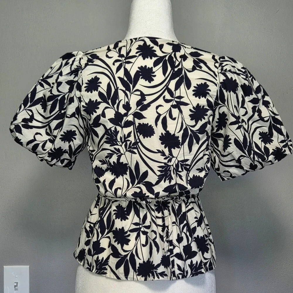 Old Navy Floral Wrap Top Womens S Navy‎ Ivory Puff Sleeve Feminine Cottagecore